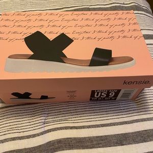 Kensie double strap shoes size 9